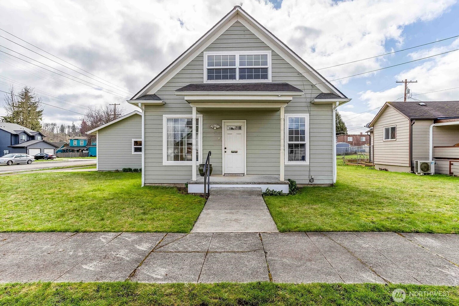 116 E 4th Street