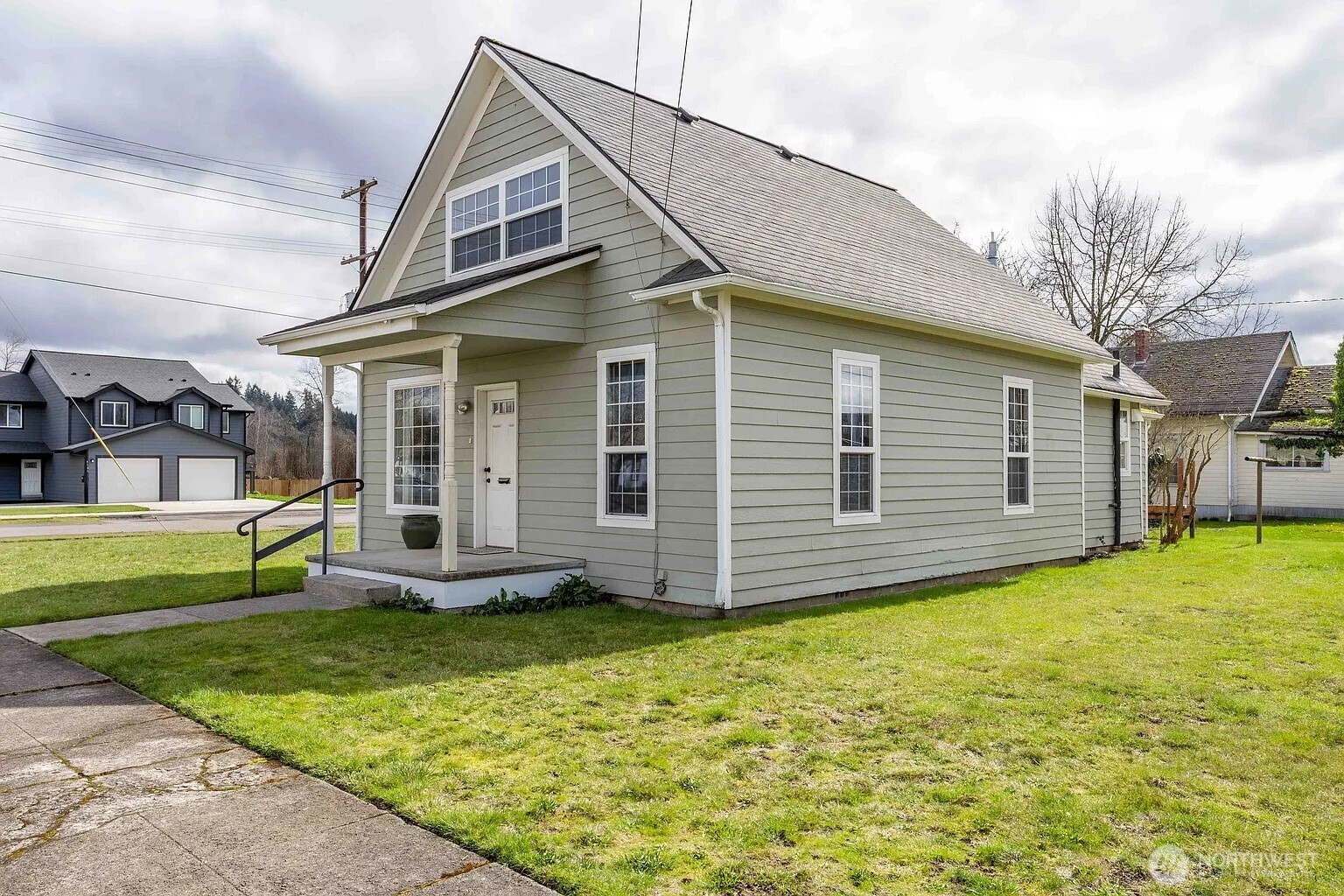 116 E 4th Street