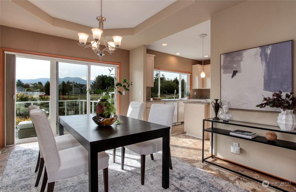 listing image 9363099492820