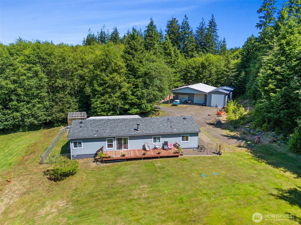 Photo of 43 Lynnwood Lane, Hoquiam, WA 98550 (MLS # 2488450)