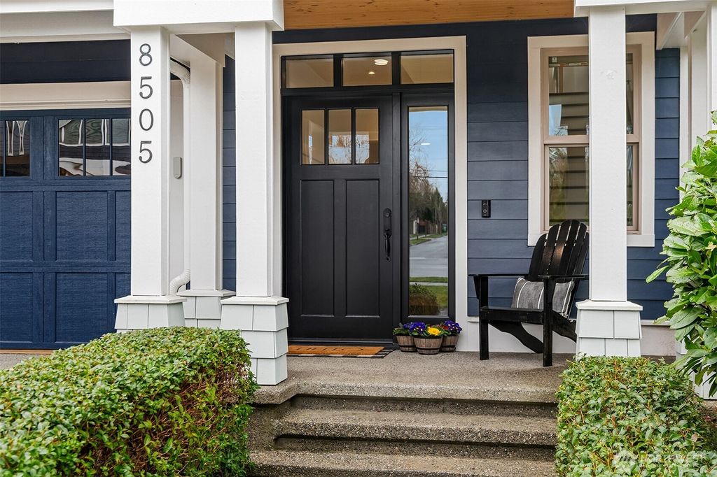 Photo of 8505 NE 123rd Place, Kirkland, WA 98034 (MLS # 2494293)