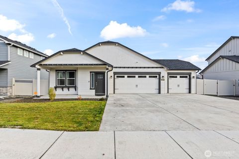 Photo of 2307 S 57th Avenue, Yakima, WA 98903 (MLS # 2492436)