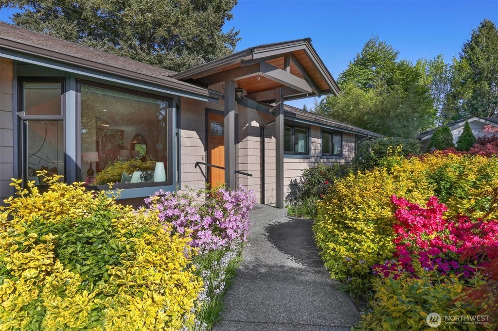 Photo of 8824 NE 189th Place, Bothell, WA 98011 (MLS # 2516605)