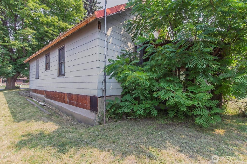 Photo of 558 E 1st Avenue, Colville, WA 99114 (MLS # 2573608)