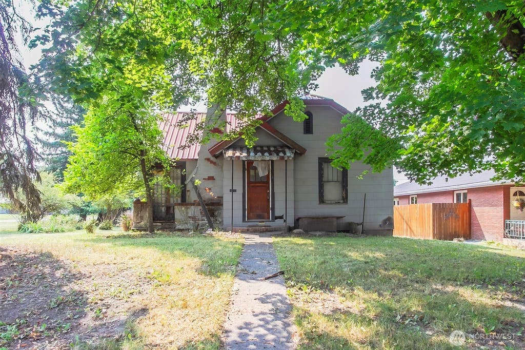 Photo of 558 E 1st Avenue, Colville, WA 99114 (MLS # 2573608)
