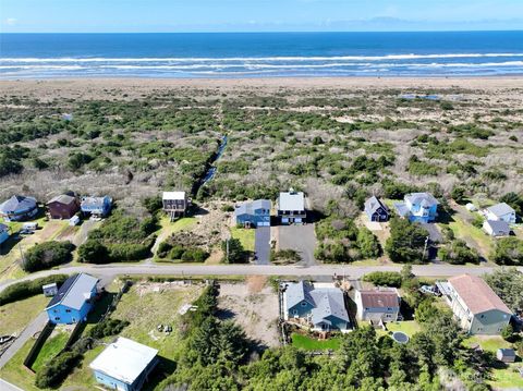 Photo of 578 Sand Dune Avenue SW, Ocean Shores, WA 98569 (MLS # 2501307)