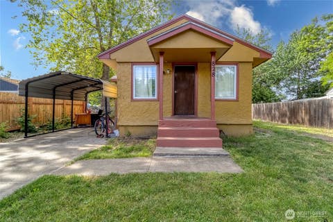 Photo of 828 Edgewood ST, Walla Walla, WA 99362 (MLS # 2533102)