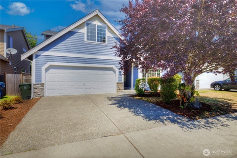 Photo of 5128 NE 11th Street, Renton, WA 98059 (MLS # 2561604)