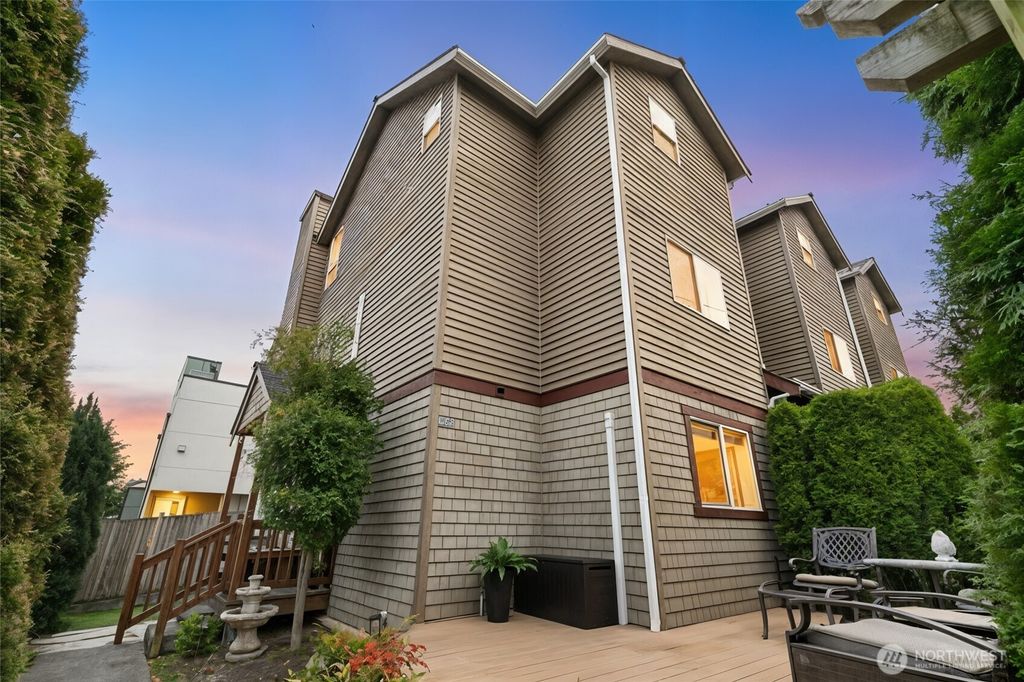 Photo of 2906 5th Avenue W, Seattle, WA 98119 (MLS # 2471563)