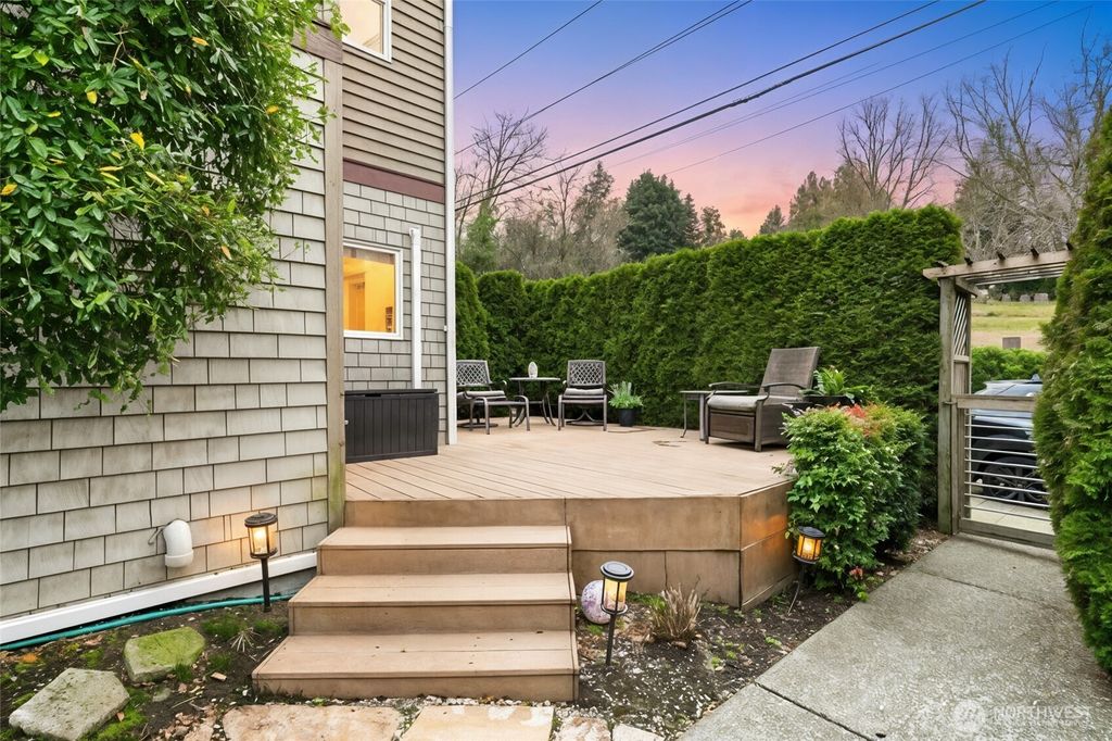 Photo of 2906 5th Avenue W, Seattle, WA 98119 (MLS # 2471563)