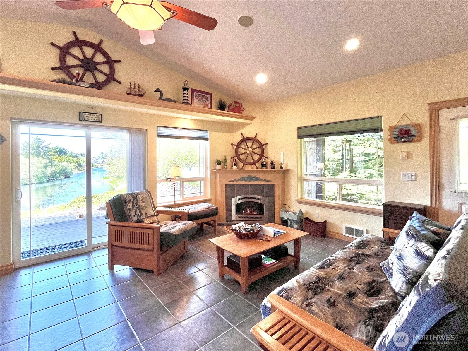 137 N Razor Clam Drive SW