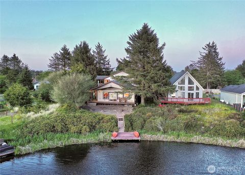 Photo of 137 N Razor Clam Drive SW, Ocean Shores, WA 98569 (MLS # 2371563)
