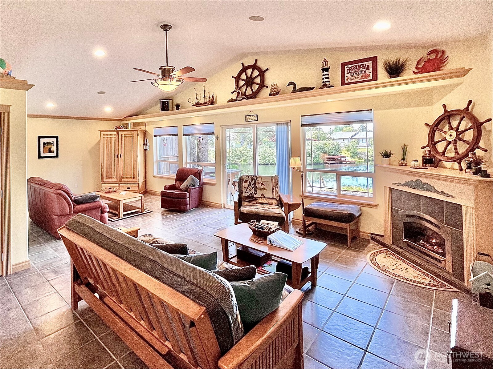 137 N Razor Clam Drive SW