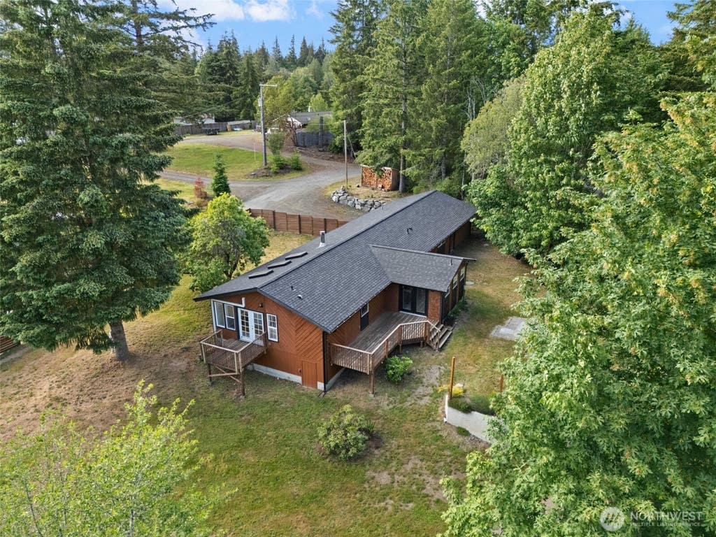 Photo of 31 SE Campfire Court, Shelton, WA 98584 (MLS # 2534984)
