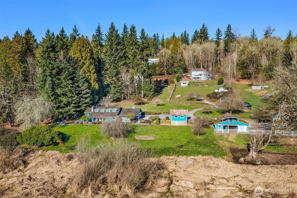 Photo of 17035 300th Avenue NE, Duvall, WA 98019 (MLS # 2468173)