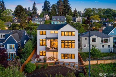 Photo of 728 W Etruria Street, Seattle, WA 98119 (MLS # 2558332)