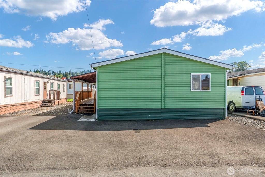 Photo of 1006 S 12th Avenue, Kelso, WA 98626 (MLS # 2581966)