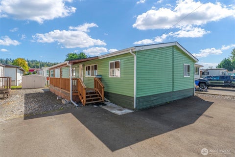 Photo of 1006 S 12th Avenue, Kelso, WA 98626 (MLS # 2581966)