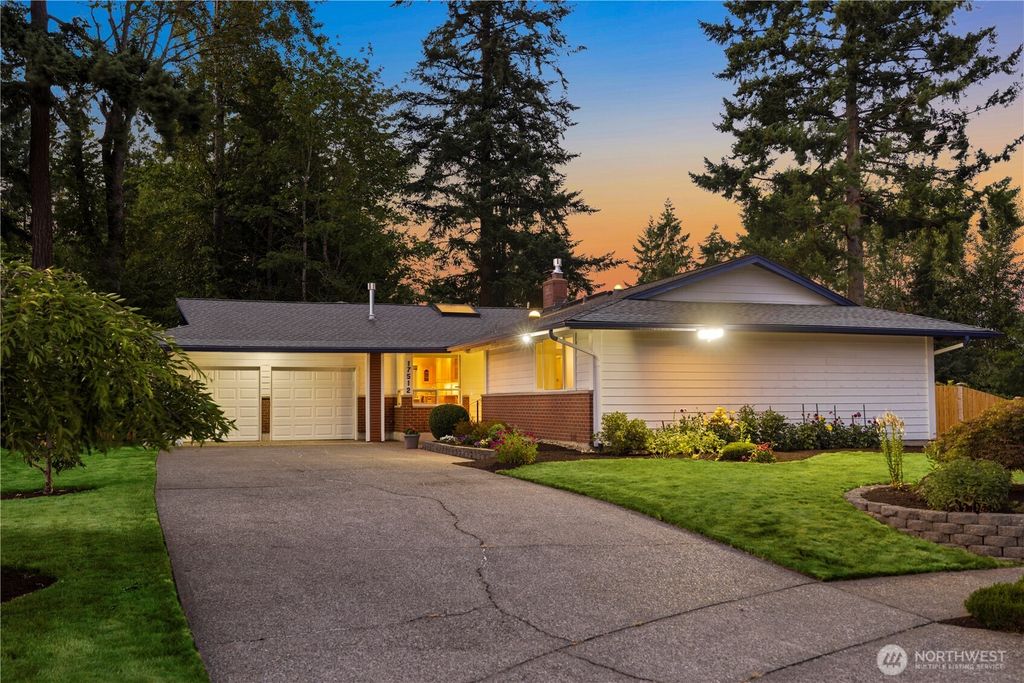 Photo of 17512 NE 22nd Court, Redmond, WA 98052 (MLS # 2411138)