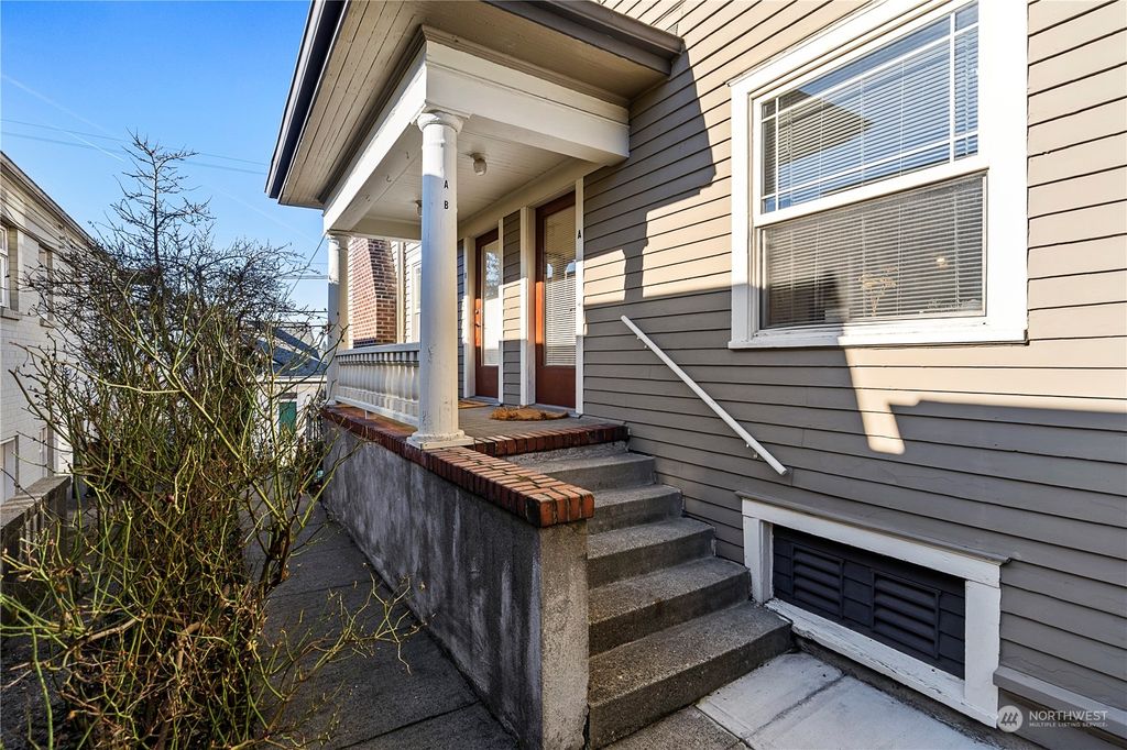 Photo of 5607 15th Avenue NE, Seattle, WA 98105 (MLS # 2250636)