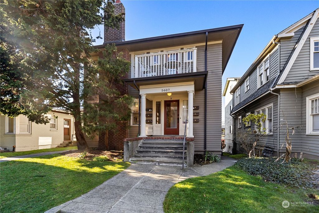 Photo of 5607 15th Avenue NE, Seattle, WA 98105 (MLS # 2250636)