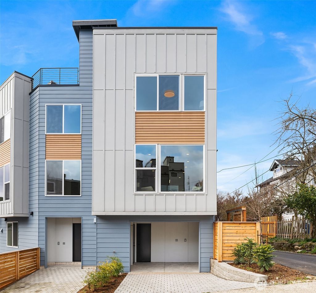 Photo of 219 NE 75th Street, Seattle, WA 98115 (MLS # 2502102)