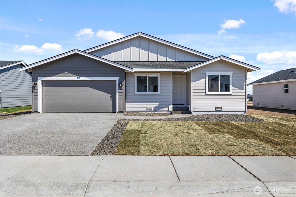 Photo of 427 Pear Drive, Tieton, WA 98947 (MLS # 2442204)