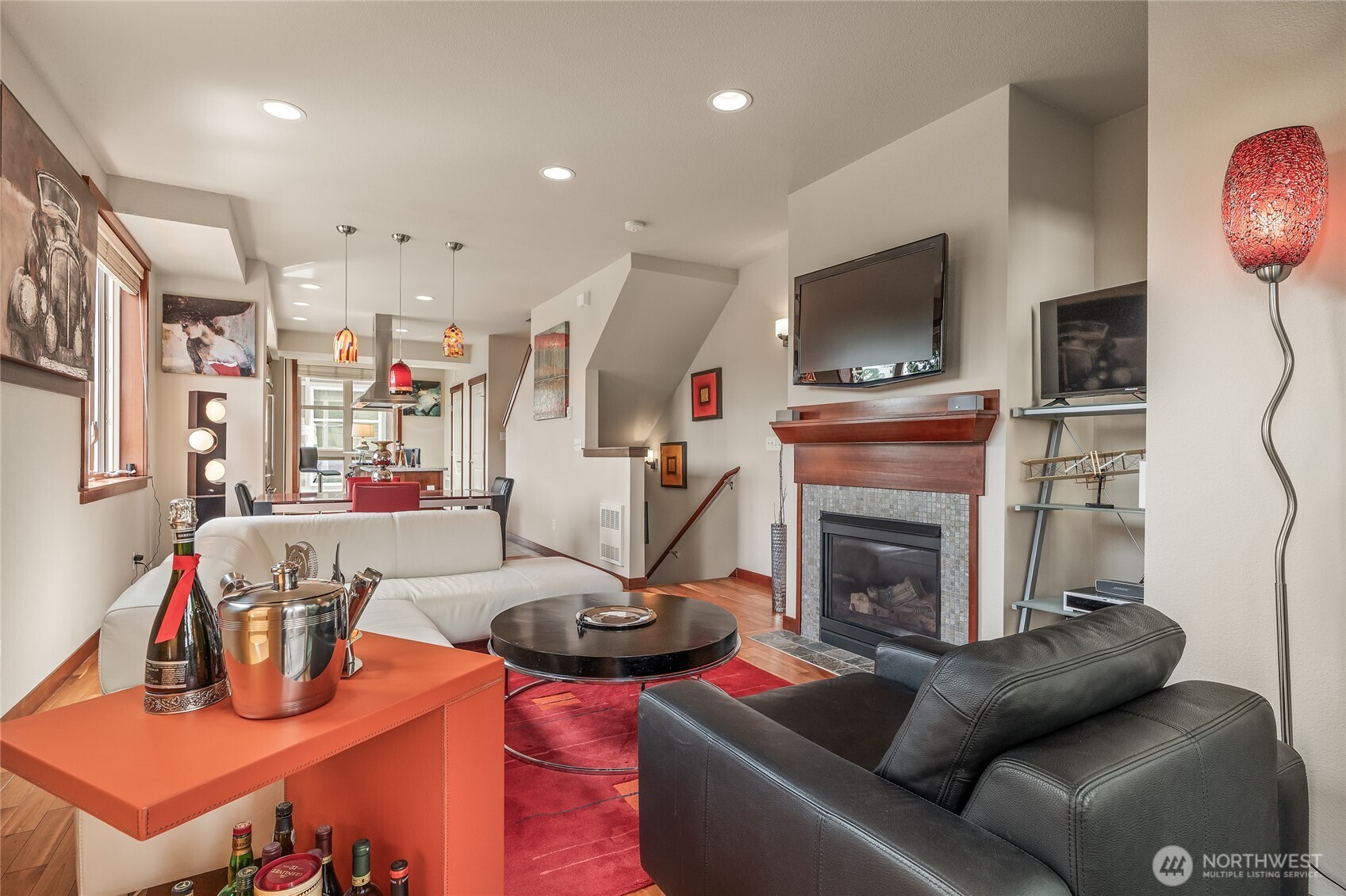 718 Nob Hill Avenue N A