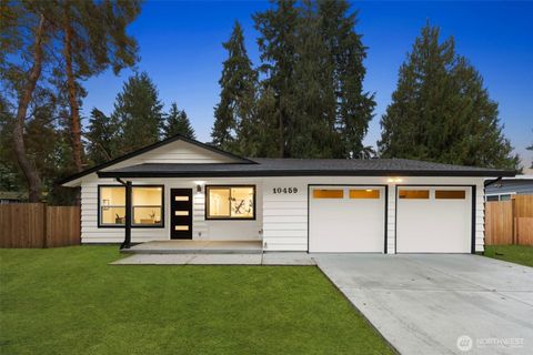 Photo of 10459 NE 142nd Street, Kirkland, WA 98034 (MLS # 2446782)