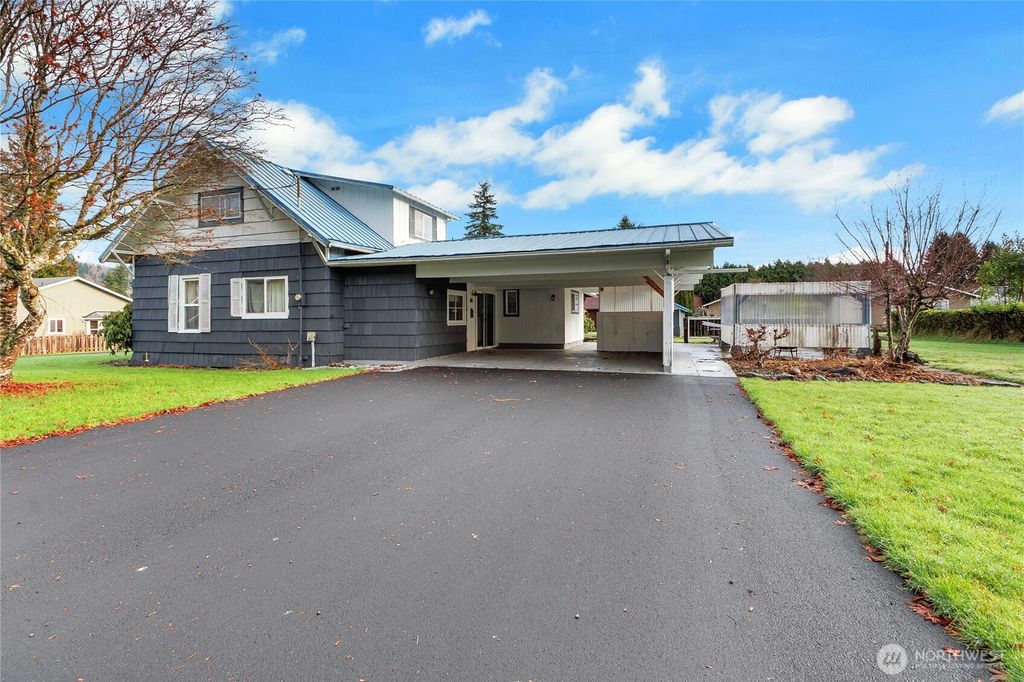 Photo of 1005 Cedar Street E, Montesano, WA 98563 (MLS # 2469091)