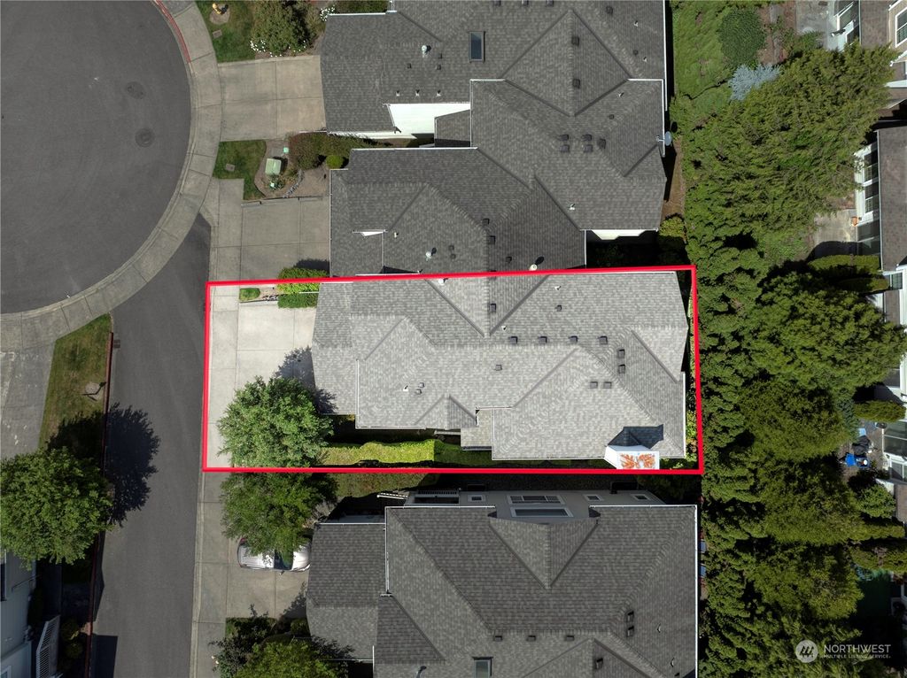 Photo of 556 S 51st Court, Renton, WA 98055 (MLS # 2250548)