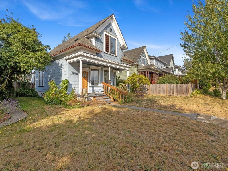 2407 Everett Avenue