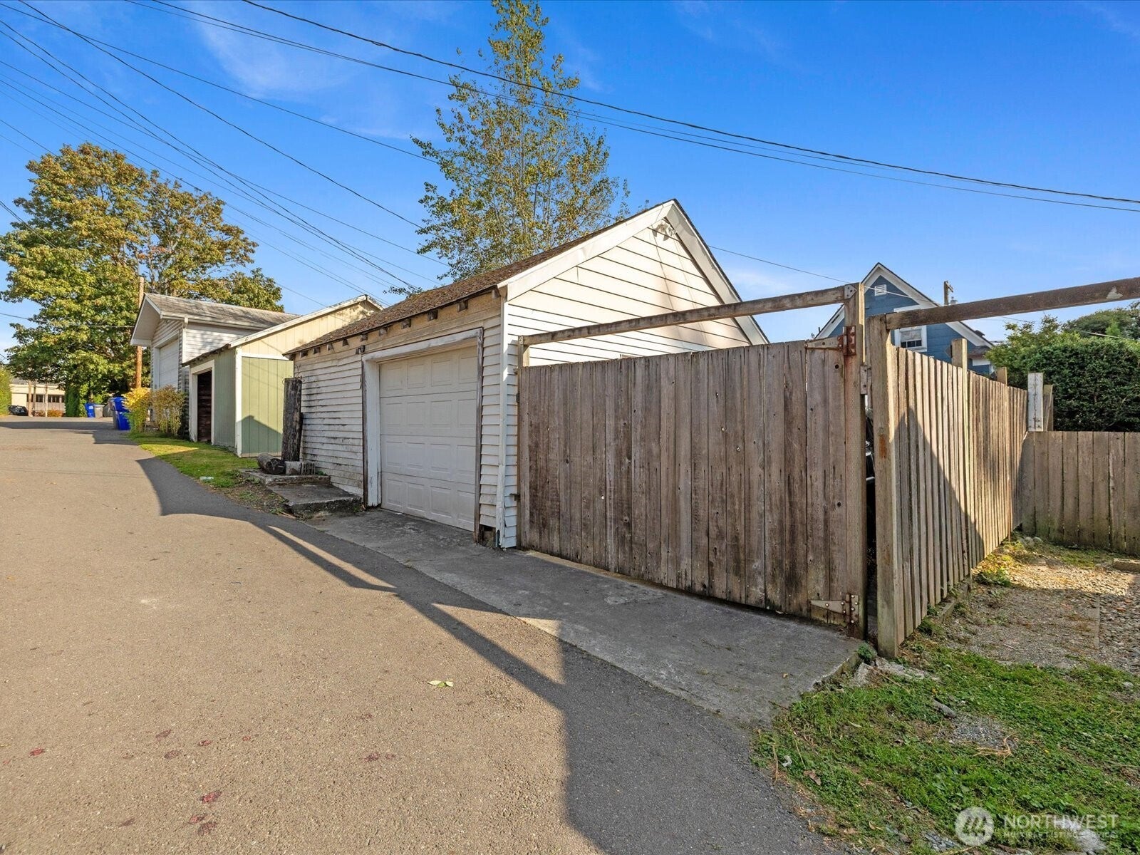 2407 Everett Avenue