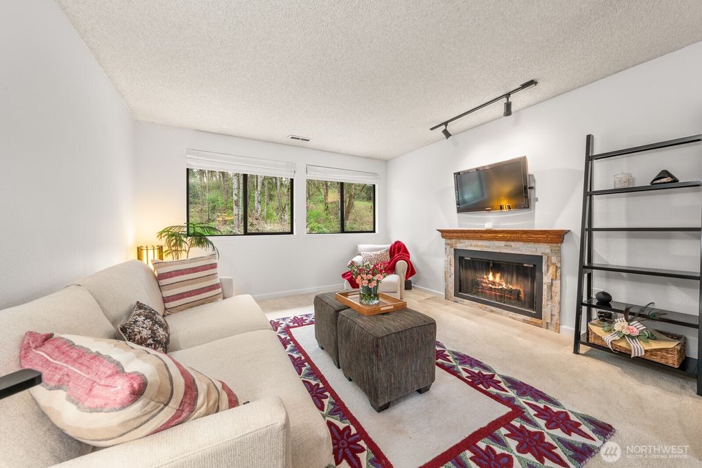 Photo of 9918 NE 144th Lane #406, Kirkland, WA 98034 (MLS # 2506524)