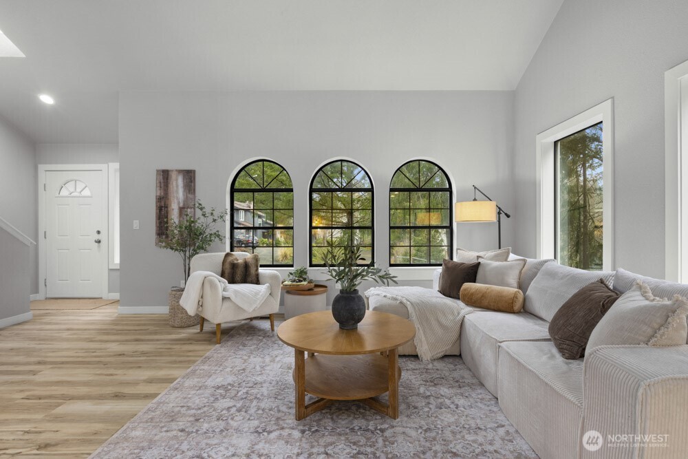 7304 Turquoise Drive SW