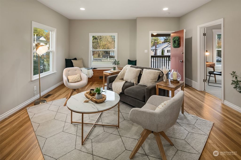 Photo of 39663 SE Spruce St St, Snoqualmie, WA 98065 (MLS # 2182515)