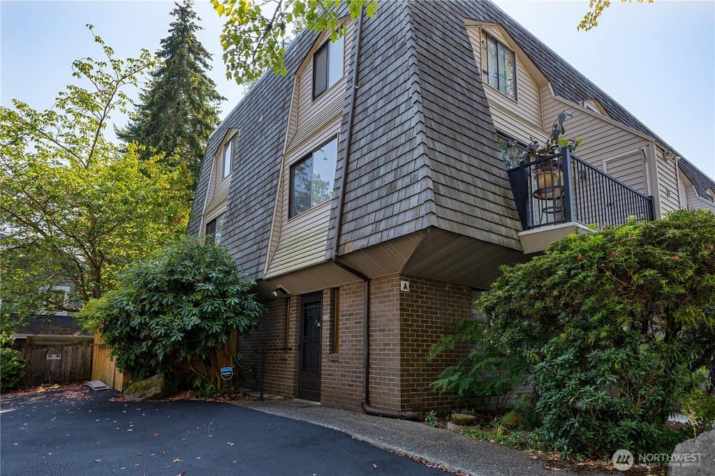 Photo of 8603 244th St SW ST #2A, Edmonds, WA 98026 (MLS # 2571594)