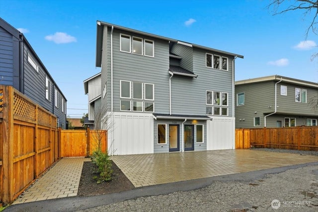 7320 11th Avenue NE, Seattle