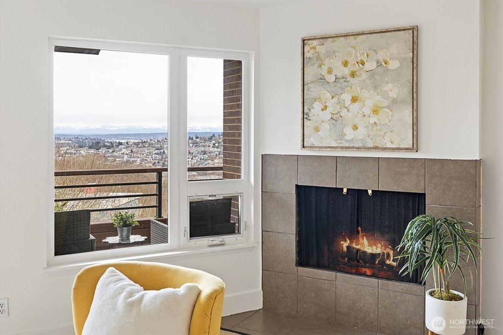 Photo of 1717 5th Avenue N #303, Seattle, WA 98109 (MLS # 2345945)