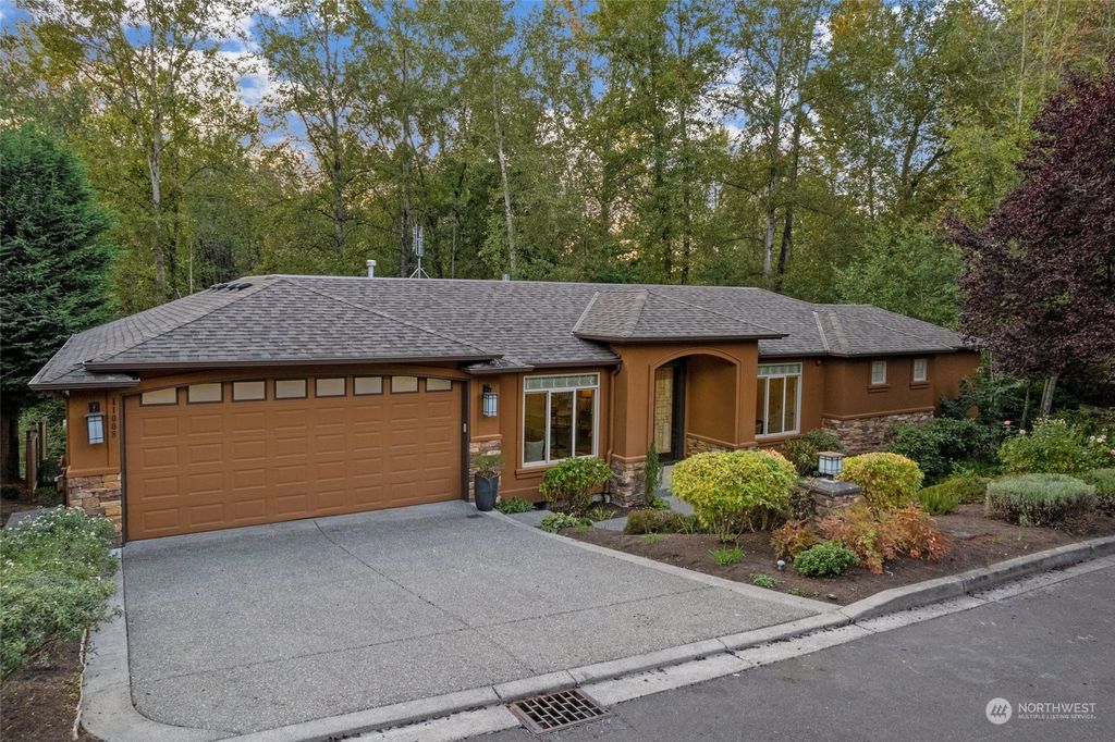 Photo of 11008 NE 104th Street, Kirkland, WA 98033 (MLS # 1999173)