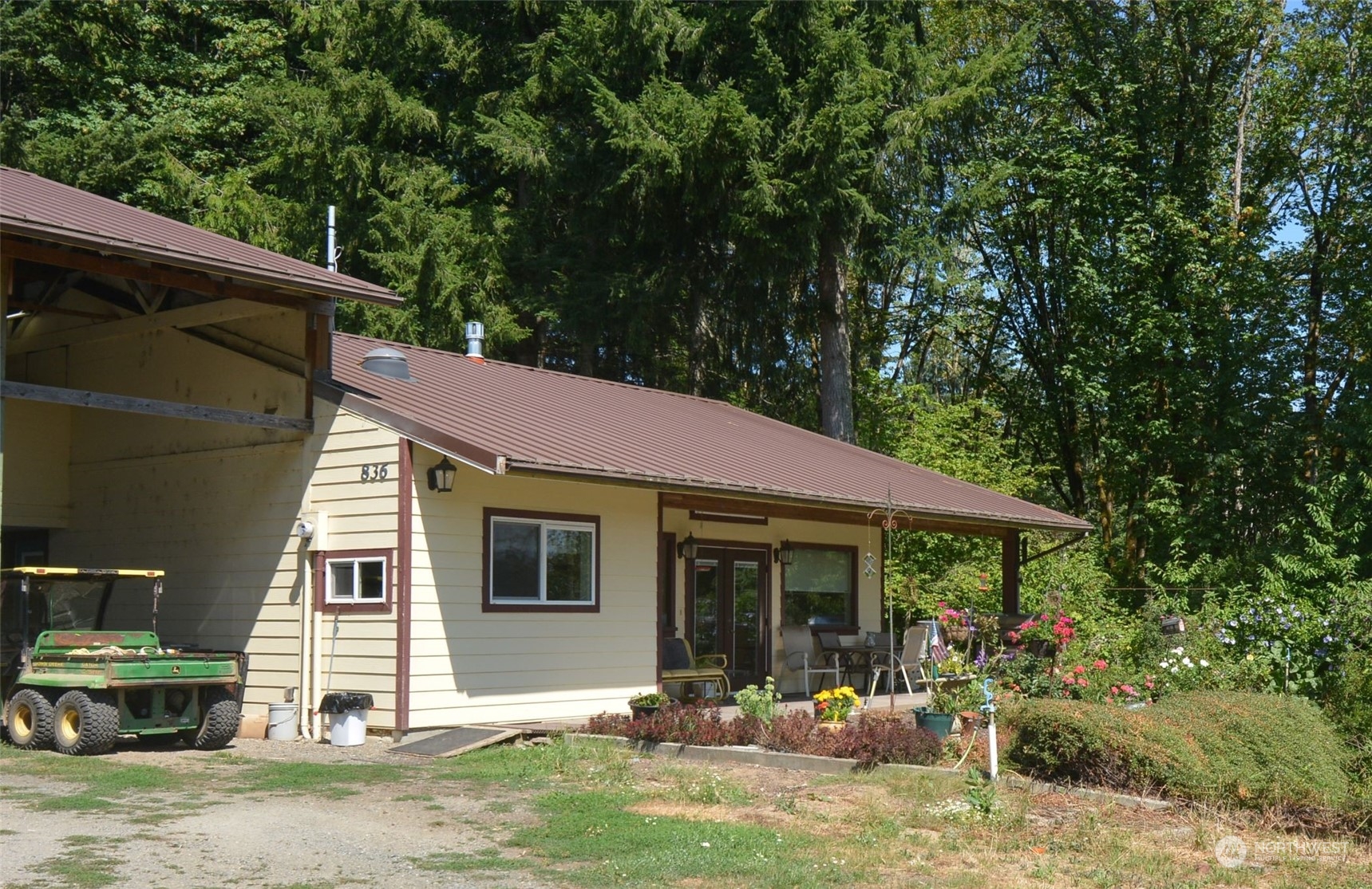 828 Lincoln Creek Road
