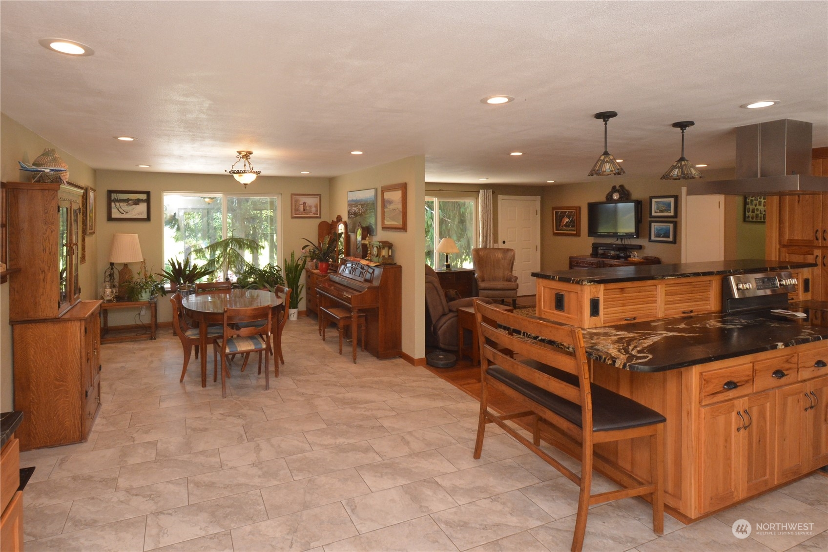 828 Lincoln Creek Road