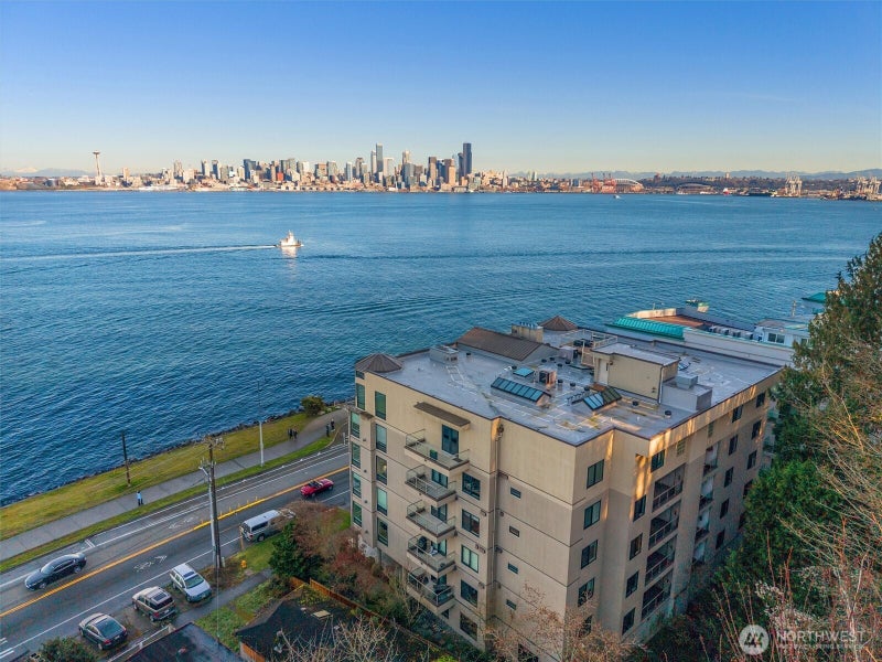 1005 Harbor Avenue SW 400