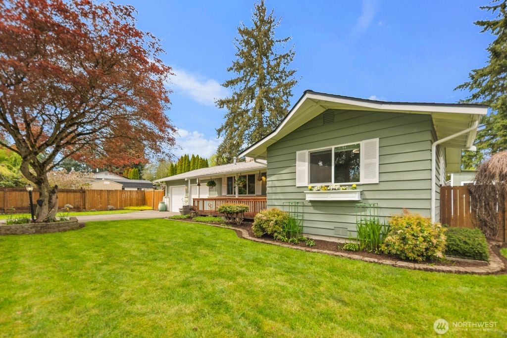 Photo of 8014 NE 141st Street, Kirkland, WA 98034 (MLS # 2505469)