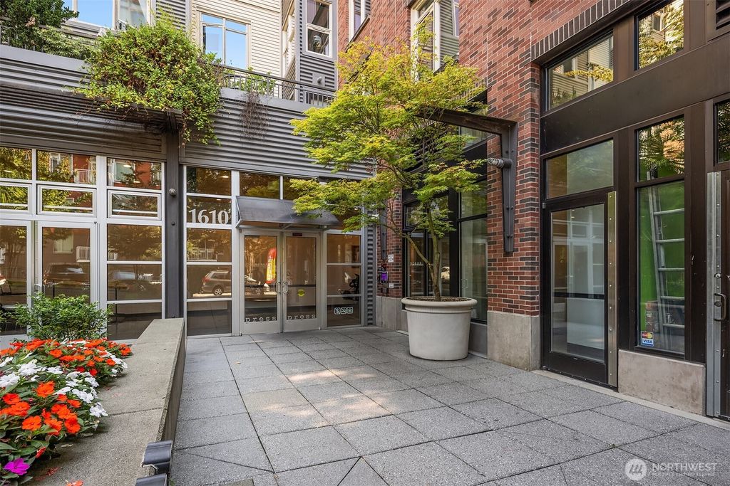 Photo of 1610 Belmont Avenue #606, Seattle, WA 98122 (MLS # 2428570)