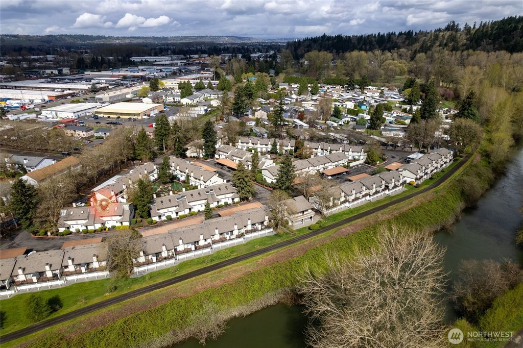 Photo of 1826 Maple Lane #H46, Kent, WA 98030 (MLS # 2352682)