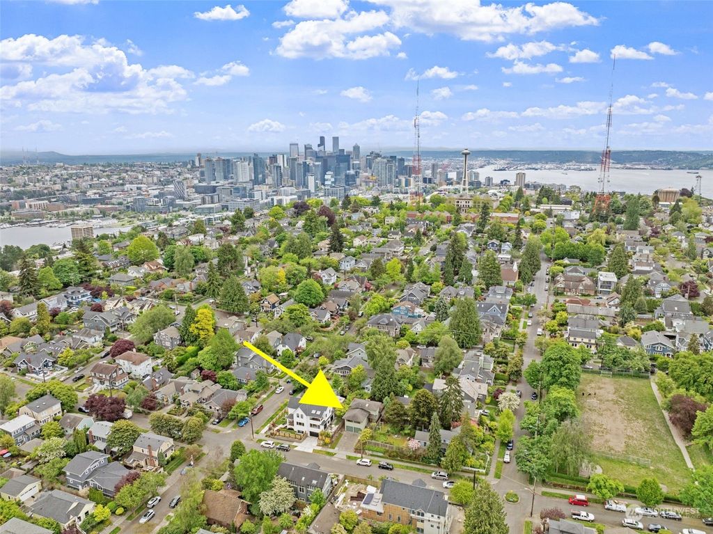 Photo of 215 Newton Street, Seattle, WA 98109 (MLS # 2239305)