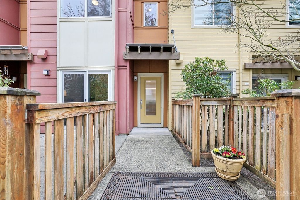 Photo of 93 Sky Ridge Rd Rd #505, Issaquah, WA 98027 (MLS # 2486701)