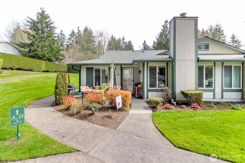 Photo of 527 S 323rd Place #18B, Federal Way, WA 98003 (MLS # 2499993)