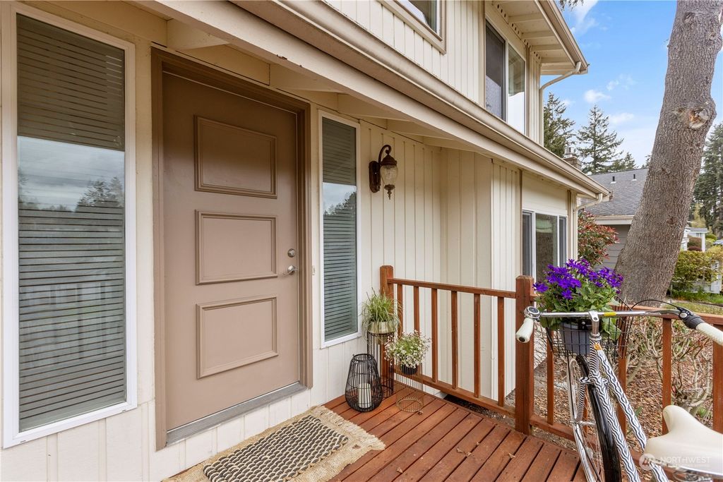 Photo of 3950 SW 324th Street, Federal Way, WA 98023 (MLS # 2217419)